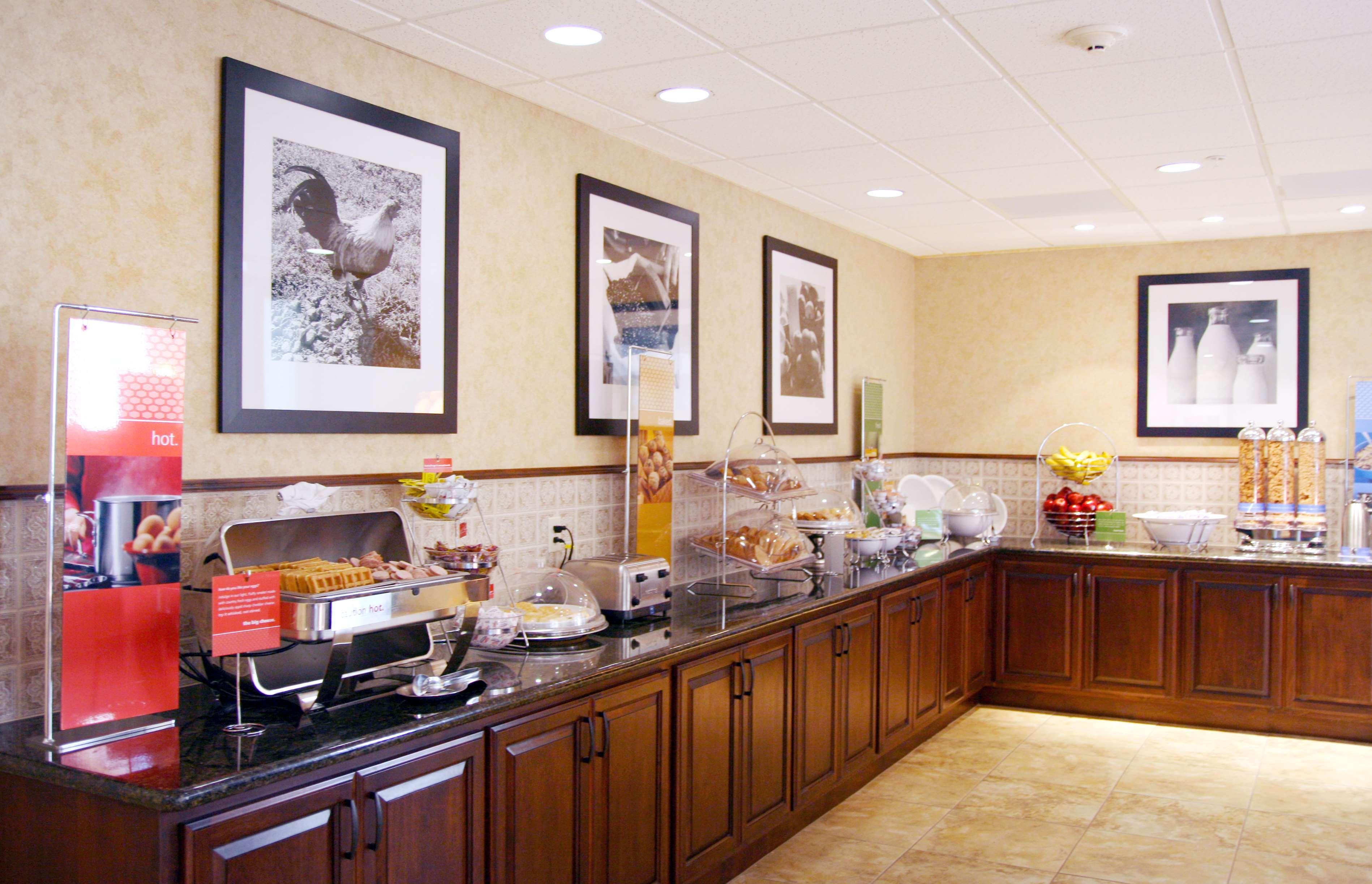 Hampton Inn & Suites Lodi Restoran fotoğraf