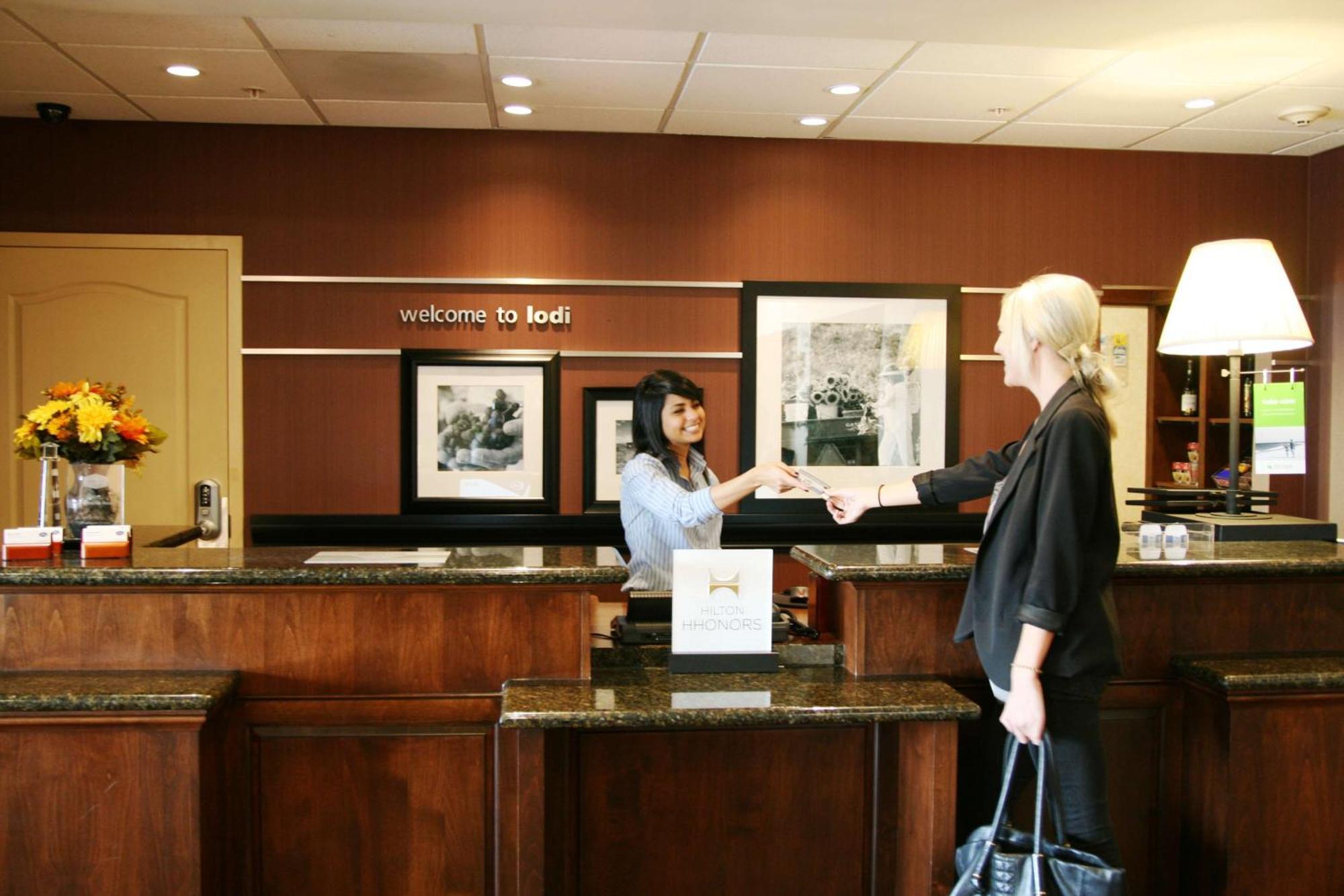 Hampton Inn & Suites Lodi Dış mekan fotoğraf
