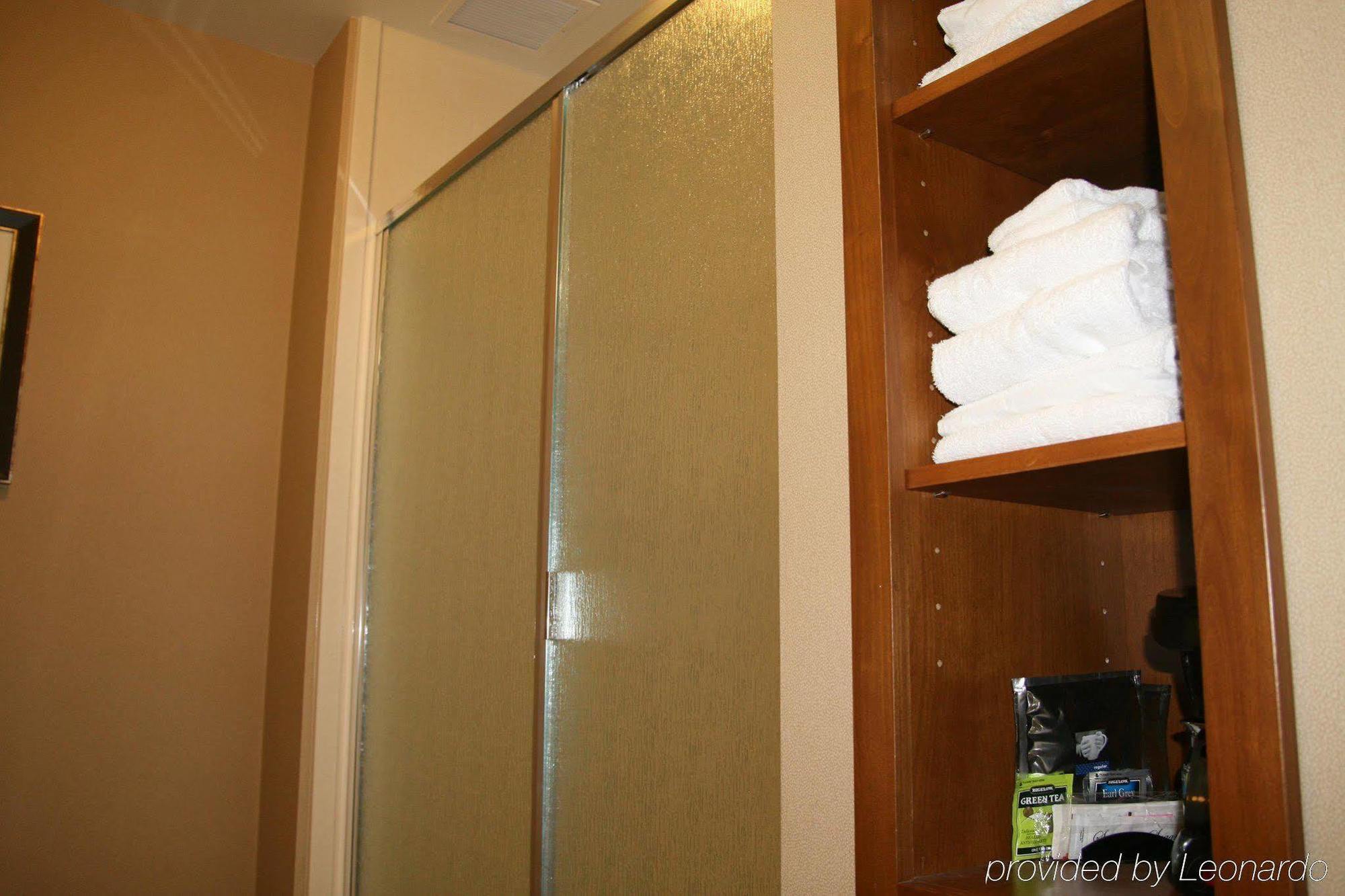 Hampton Inn & Suites Lodi Oda fotoğraf